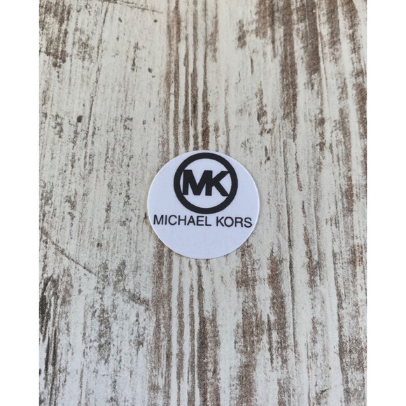 Brand new Michael Kors exclusive bundle - Picture 6 of 8